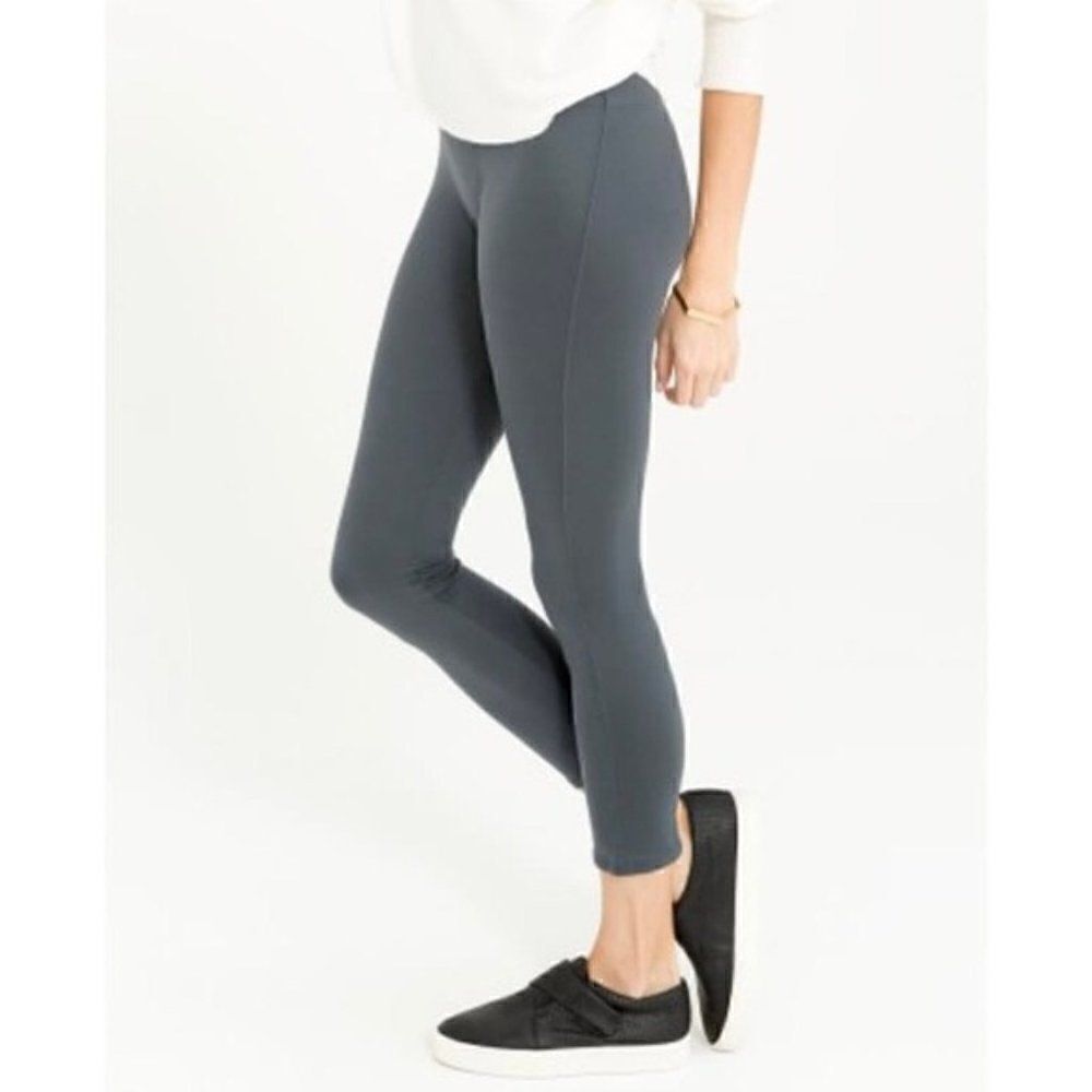 SPANX Steel Gray Essential Leggings Sz M